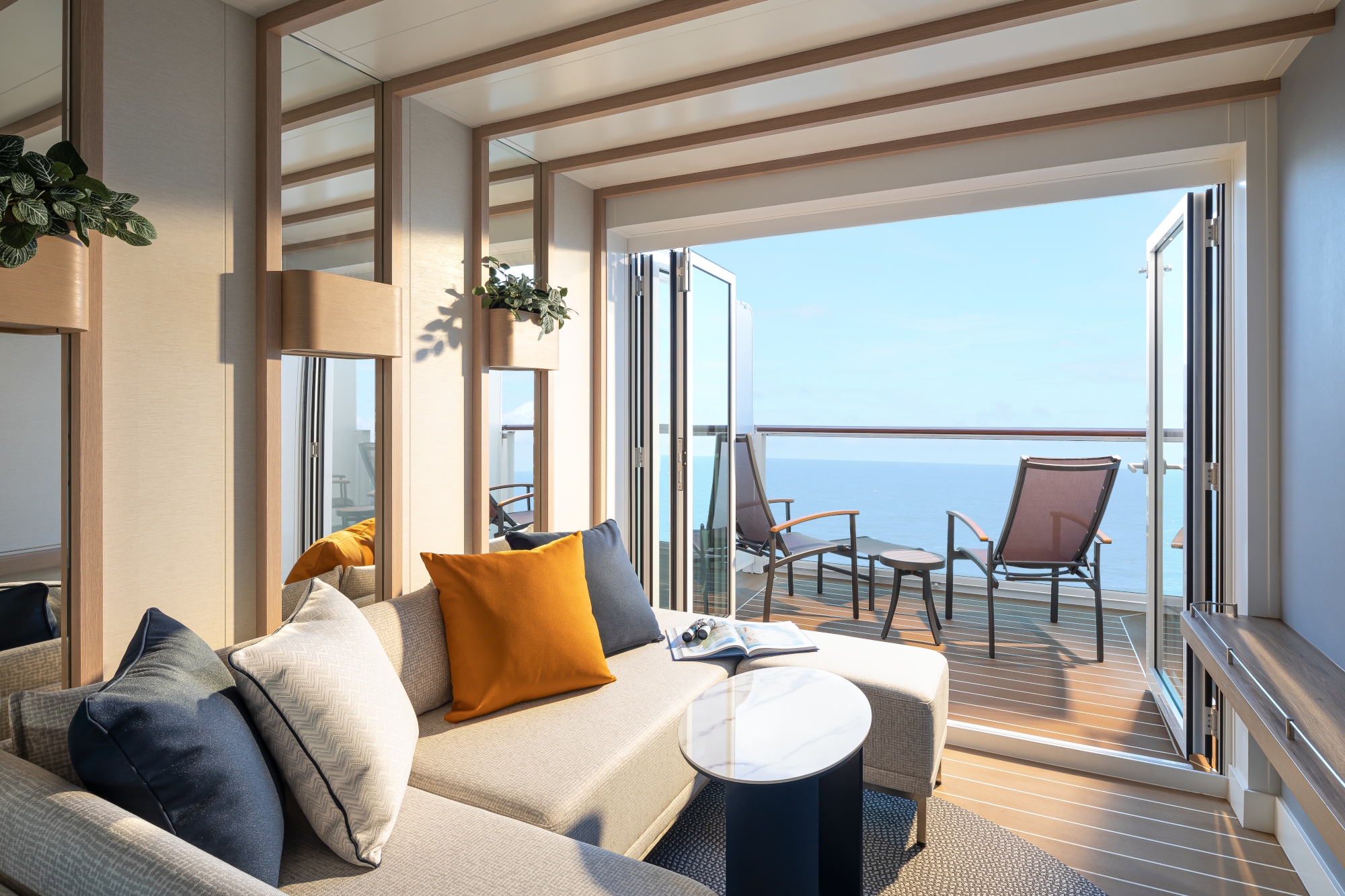 MyCruise P&O-Cruises Iona Kahytter Suite CV,CW,CY,CZ2